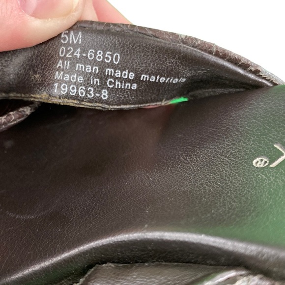 Cabin Creek Black Chunky Thong Sandal - Picture 12 of 16